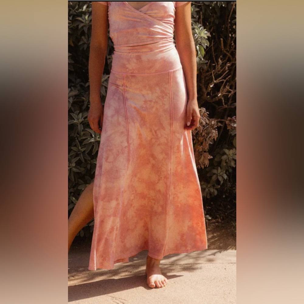 3X - Purusha People High Waist pink Maxi skirt, strawberry print, Never worn - Picture 3 of 4